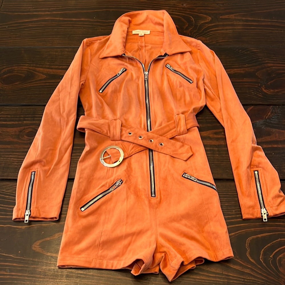 Honey Punch shorts jumpsuit/romper, size M